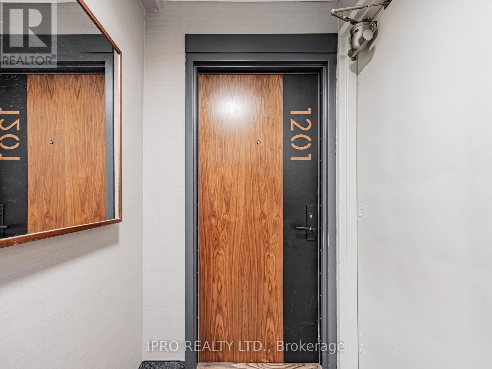 1201 - 1145 LOGAN AVENUE Image 20