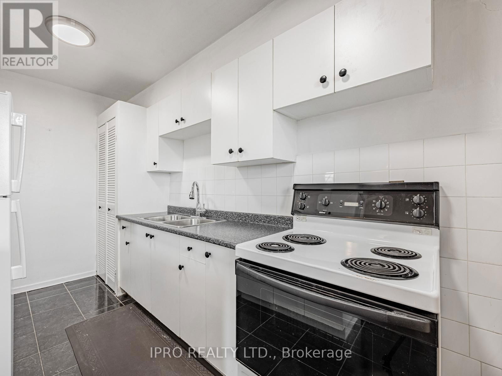 1201 - 1145 LOGAN AVENUE Image 7