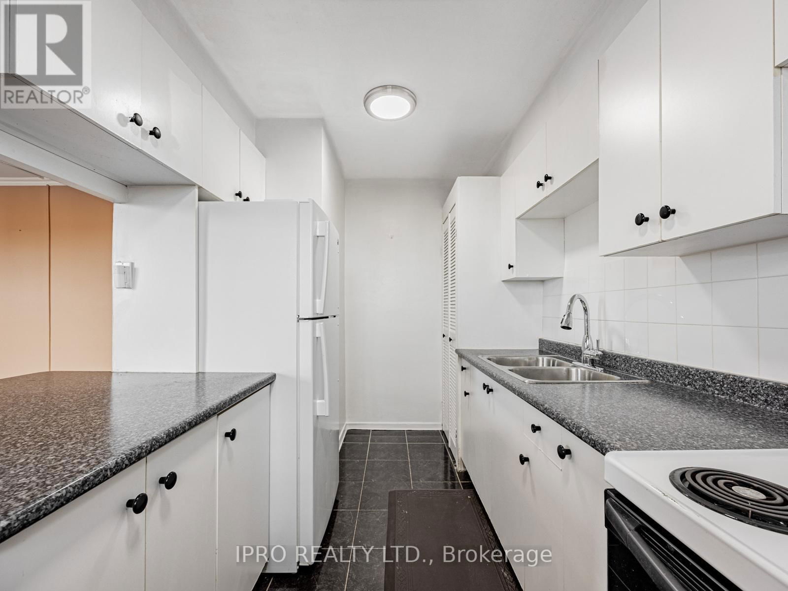 1201 - 1145 LOGAN AVENUE Image 8