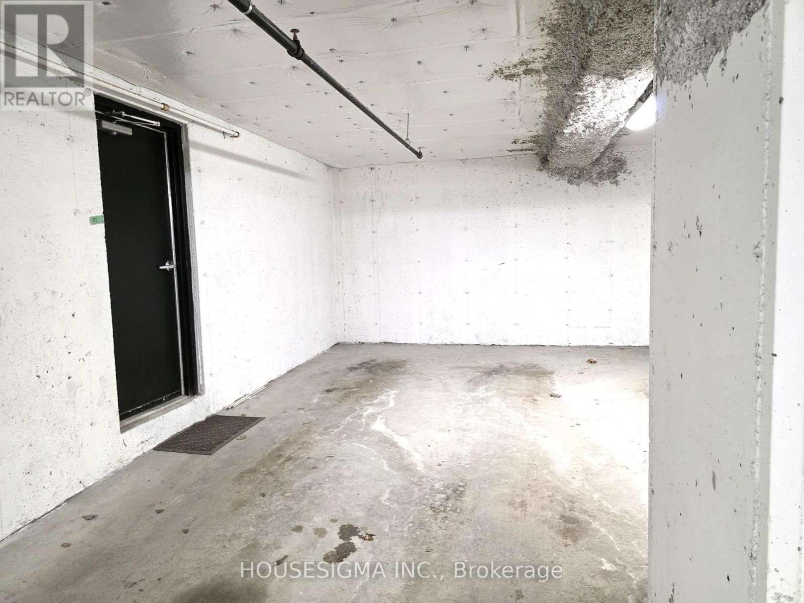 11 - 1040 ELTON WAY Image 21