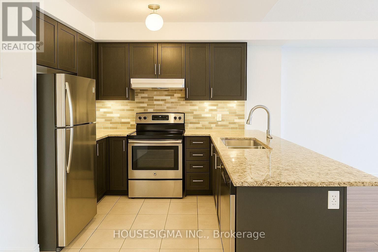 11 - 1040 ELTON WAY Image 6