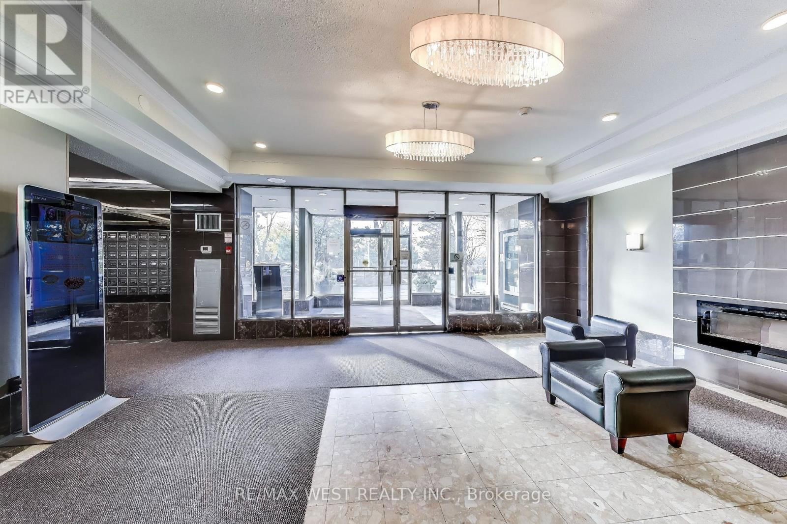 1917 - 5 GREYSTONE WALK DRIVE Image 31