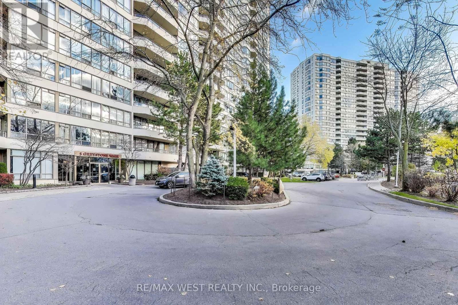 1917 - 5 GREYSTONE WALK DRIVE Image 34