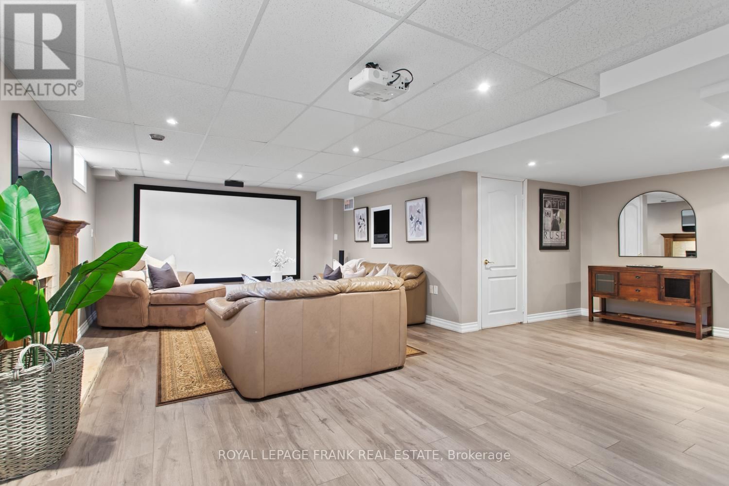 1053 COPPERFIELD DRIVE Image 18