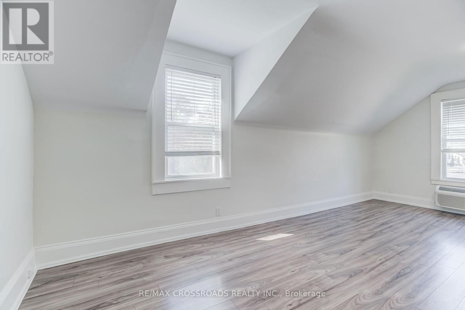 530 KINGSTON ROAD WEST Image 10