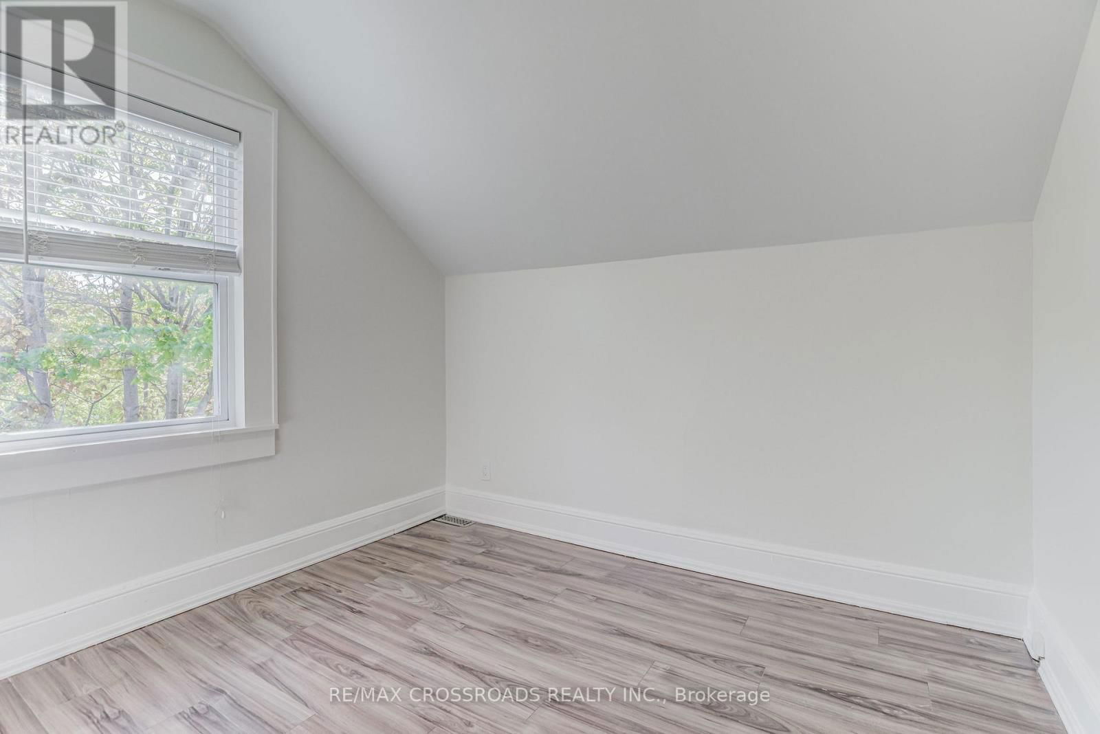 530 KINGSTON ROAD WEST Image 11
