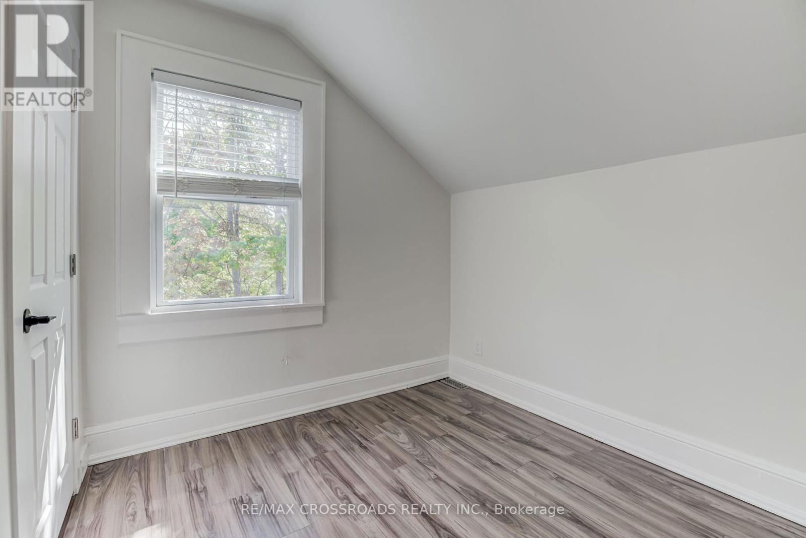 530 KINGSTON ROAD WEST Image 12