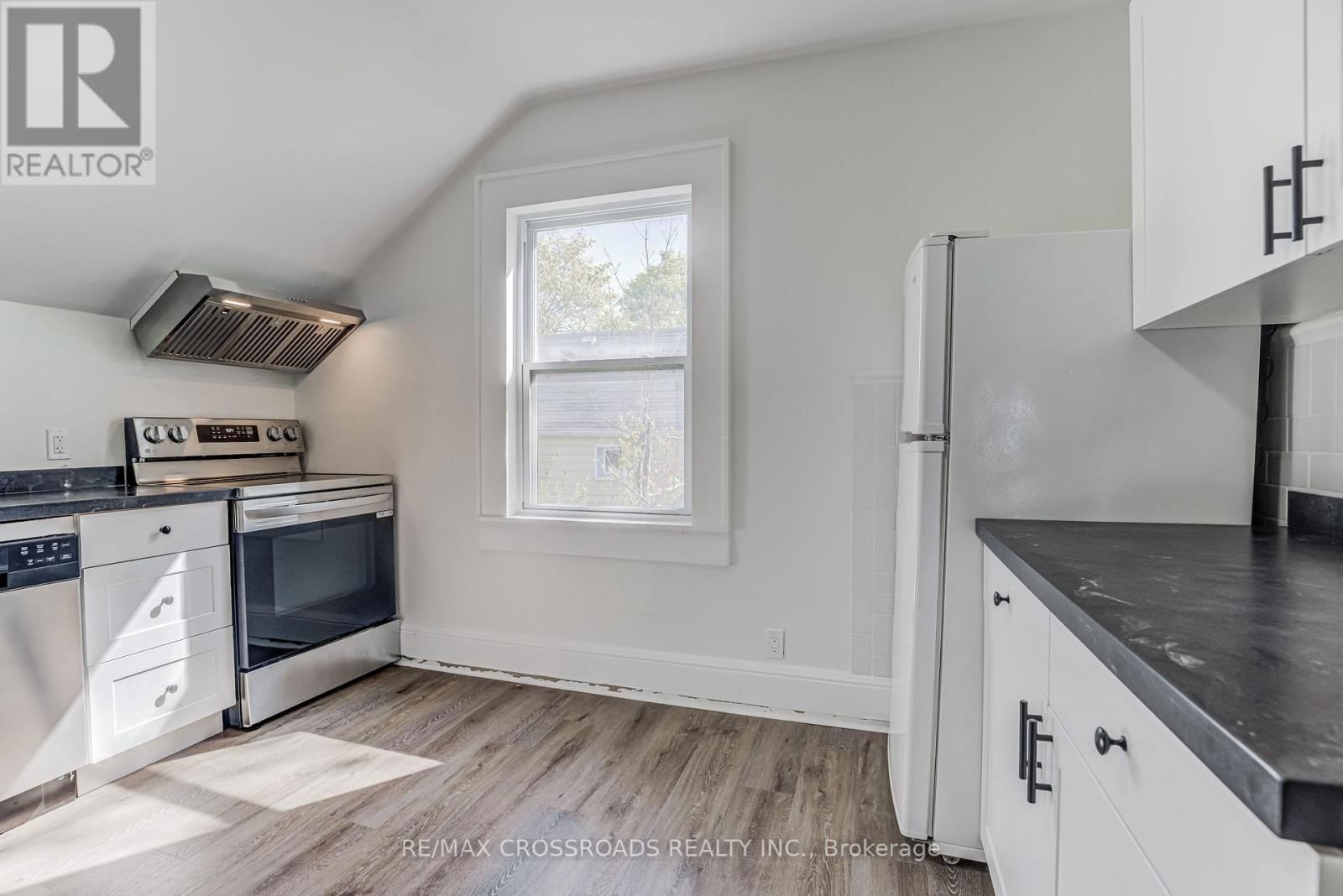 530 KINGSTON ROAD WEST Image 17