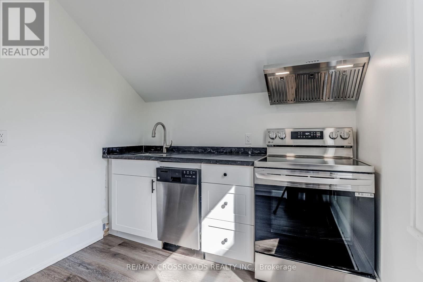 530 KINGSTON ROAD WEST Image 20