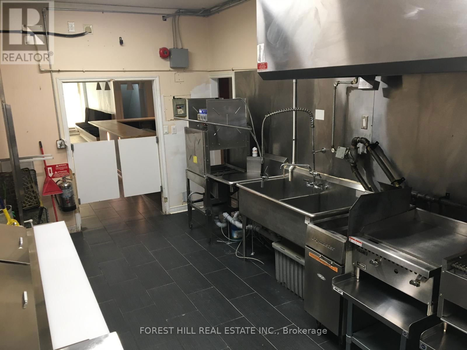 971-973 O'CONNOR DRIVE Image 10