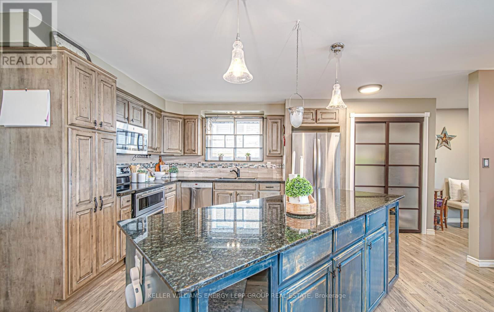 239 QUETICO AVENUE Image 12