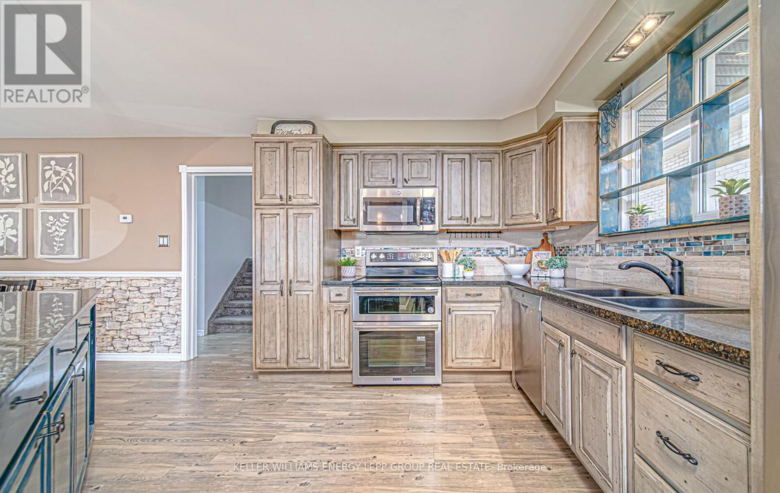 239 QUETICO AVENUE Image 14