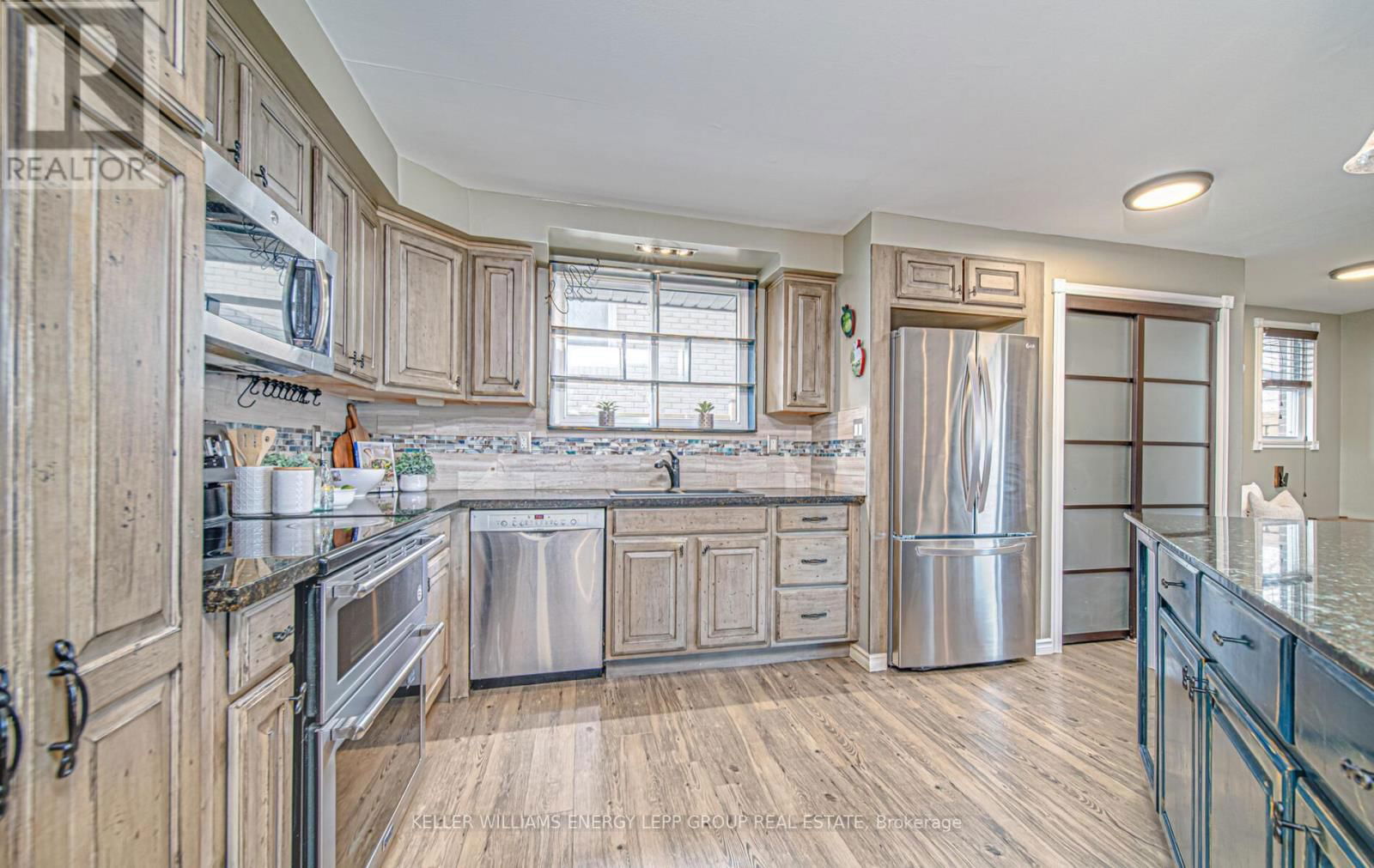 239 QUETICO AVENUE Image 15