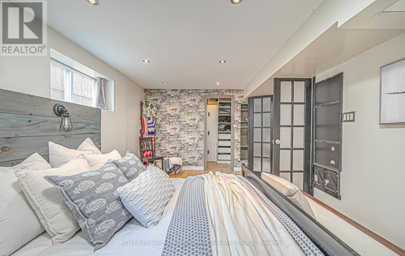 239 QUETICO AVENUE Image 23