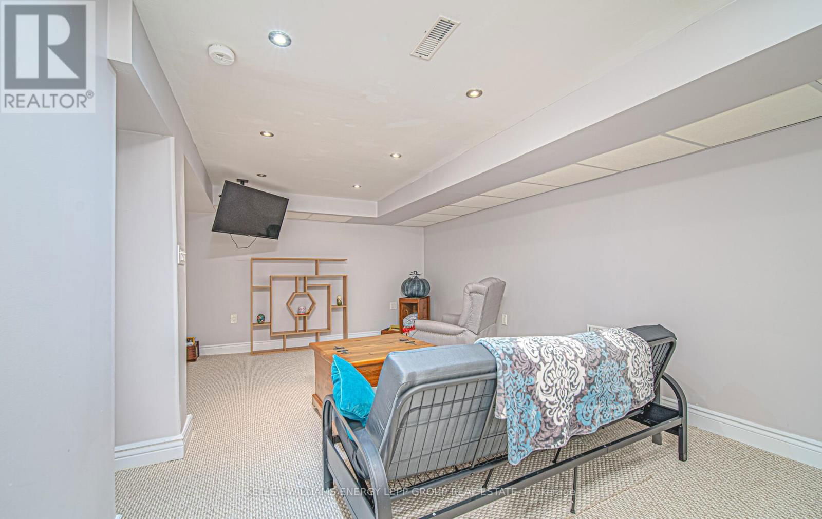 239 QUETICO AVENUE Image 26