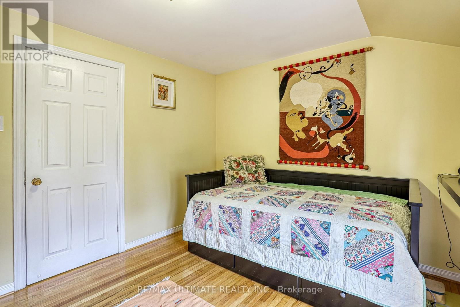 103 WEIR CRESCENT Image 20