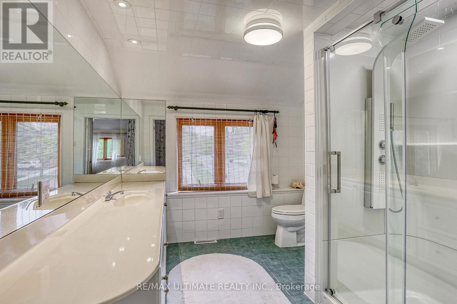 103 WEIR CRESCENT Image 28