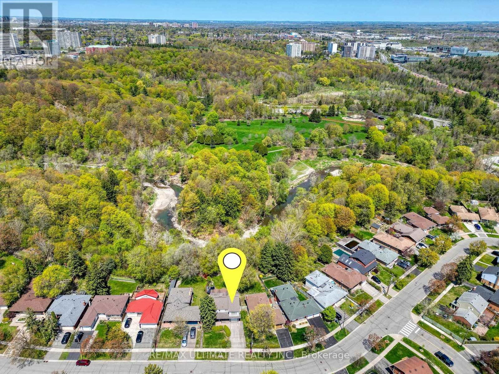 103 WEIR CRESCENT Image 44