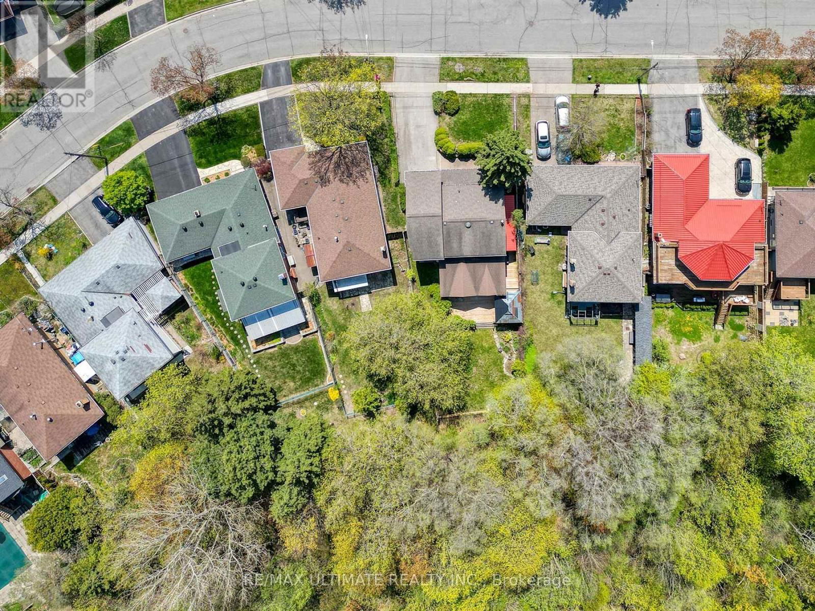 103 WEIR CRESCENT Image 47