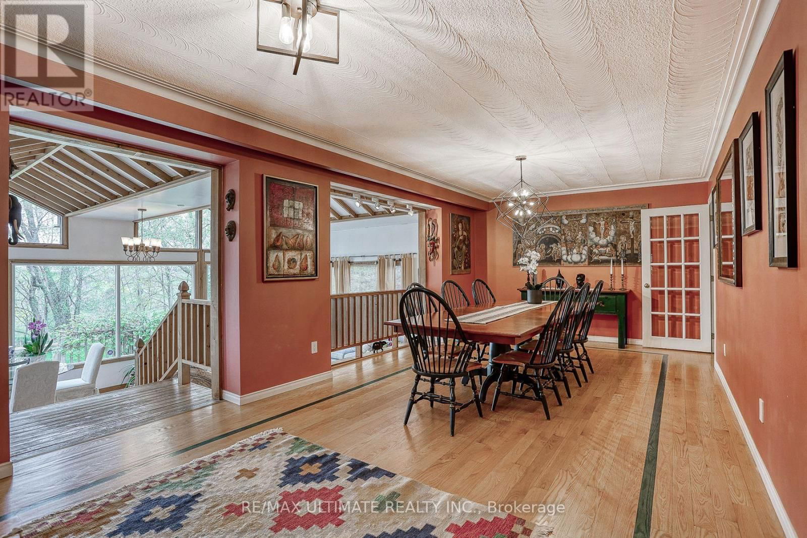 103 WEIR CRESCENT Image 8