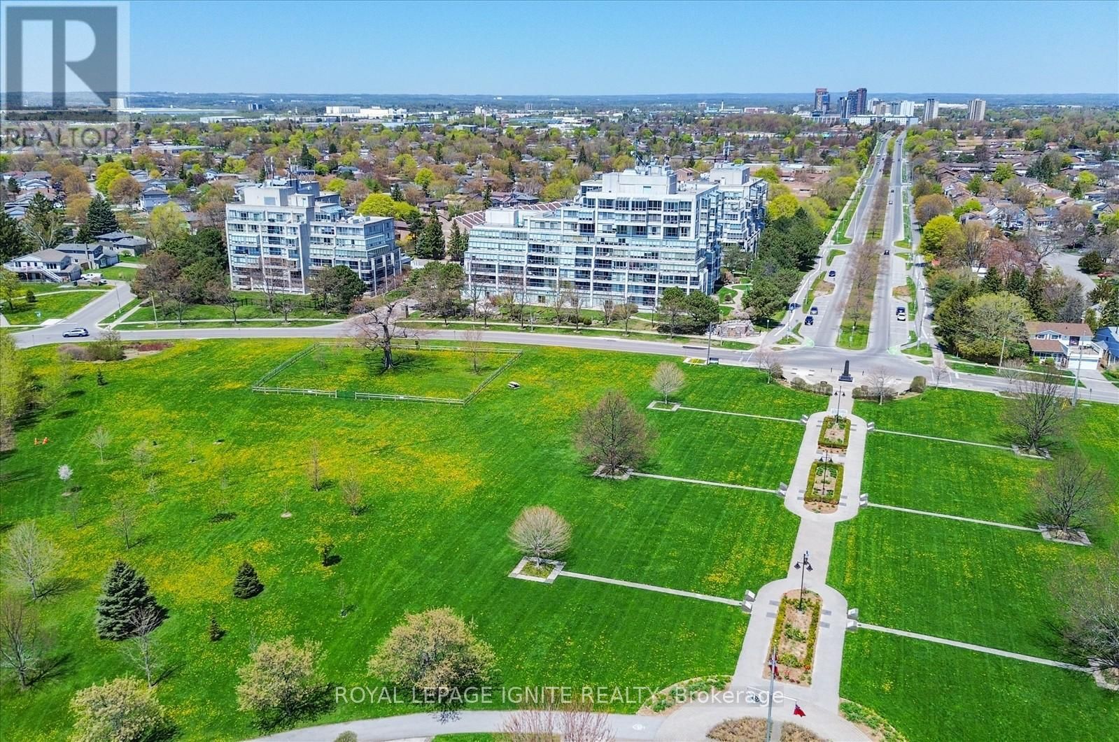 812 - 45 CUMBERLAND LANE Image 48
