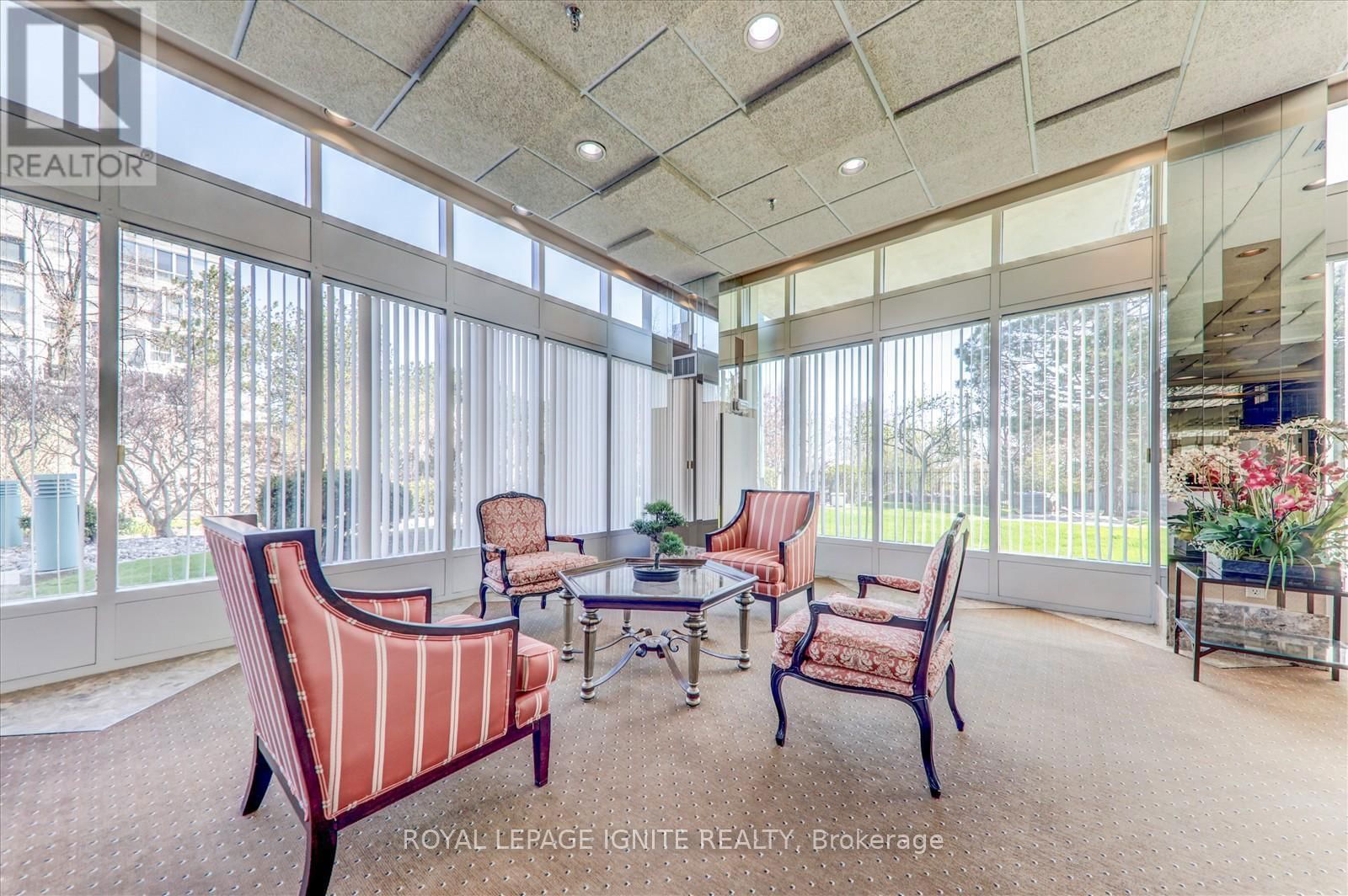 812 - 45 CUMBERLAND LANE Image 7