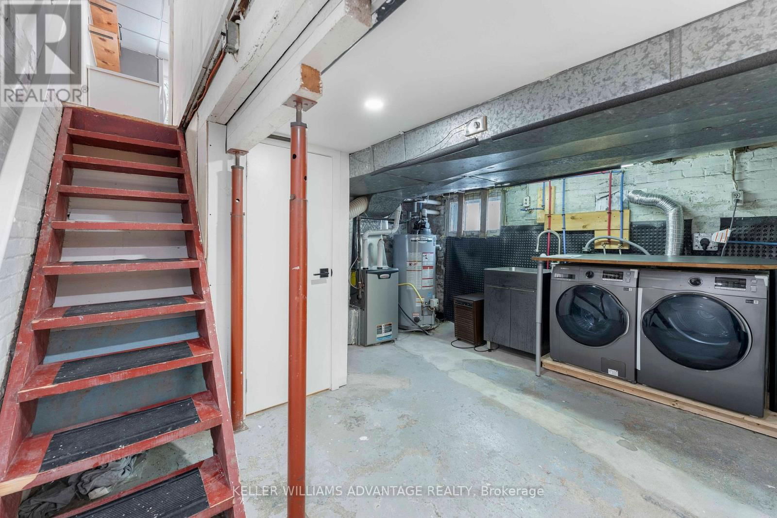 31 HILTZ AVENUE Image 17