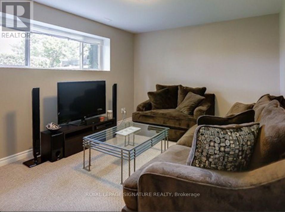 Lower - 706 ANNLAND STREET Image 4