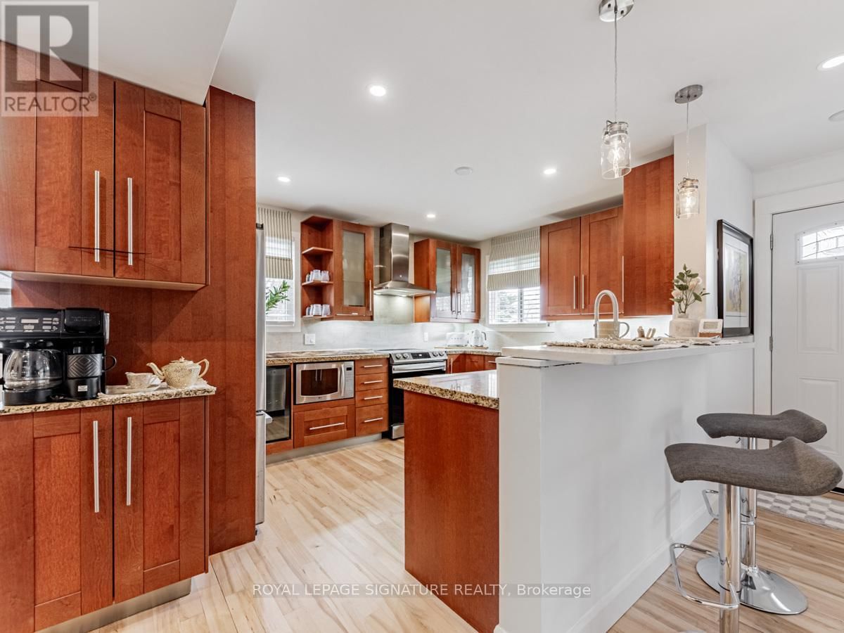 Upper - 706 ANNLAND STREET Image 3
