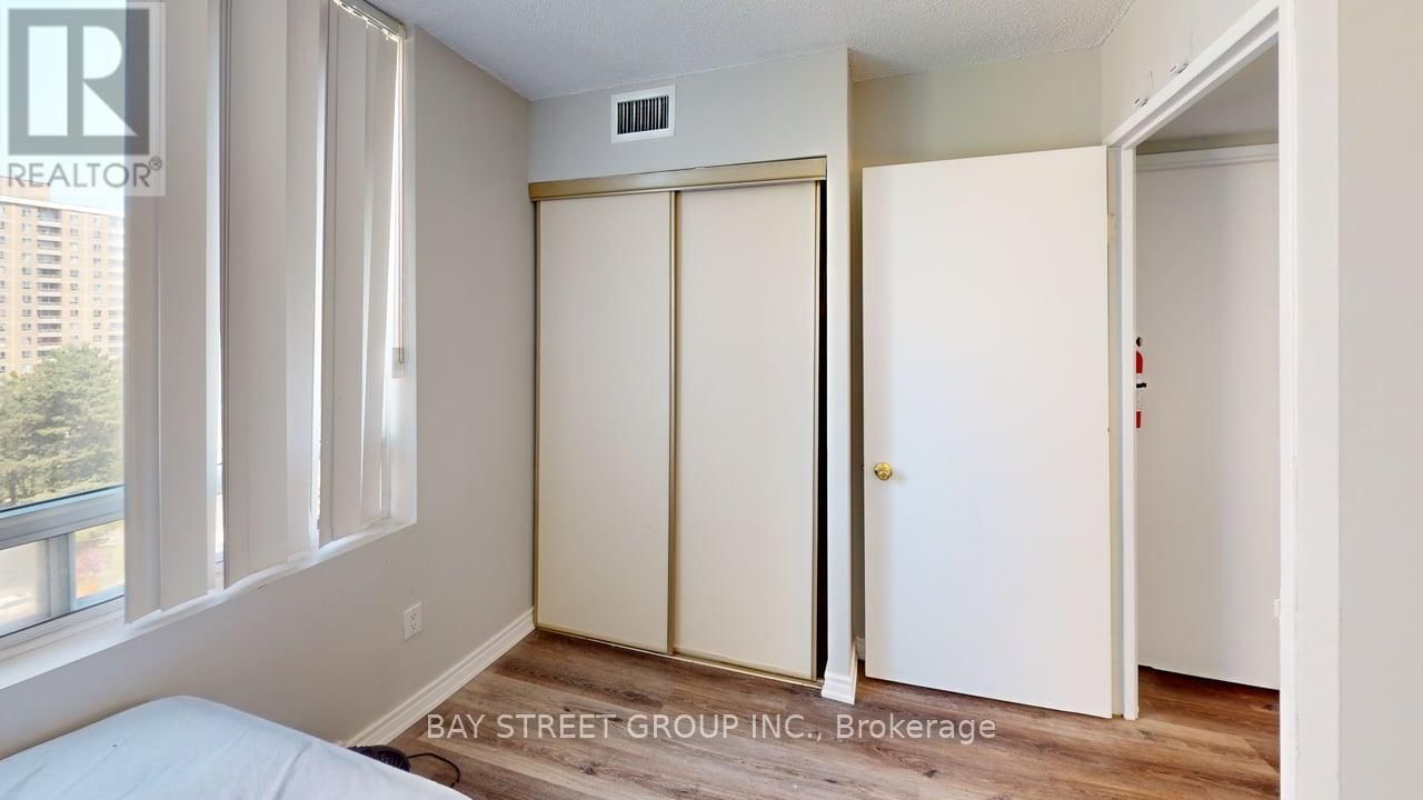 1019 - 3050 ELLESMERE ROAD Image 4