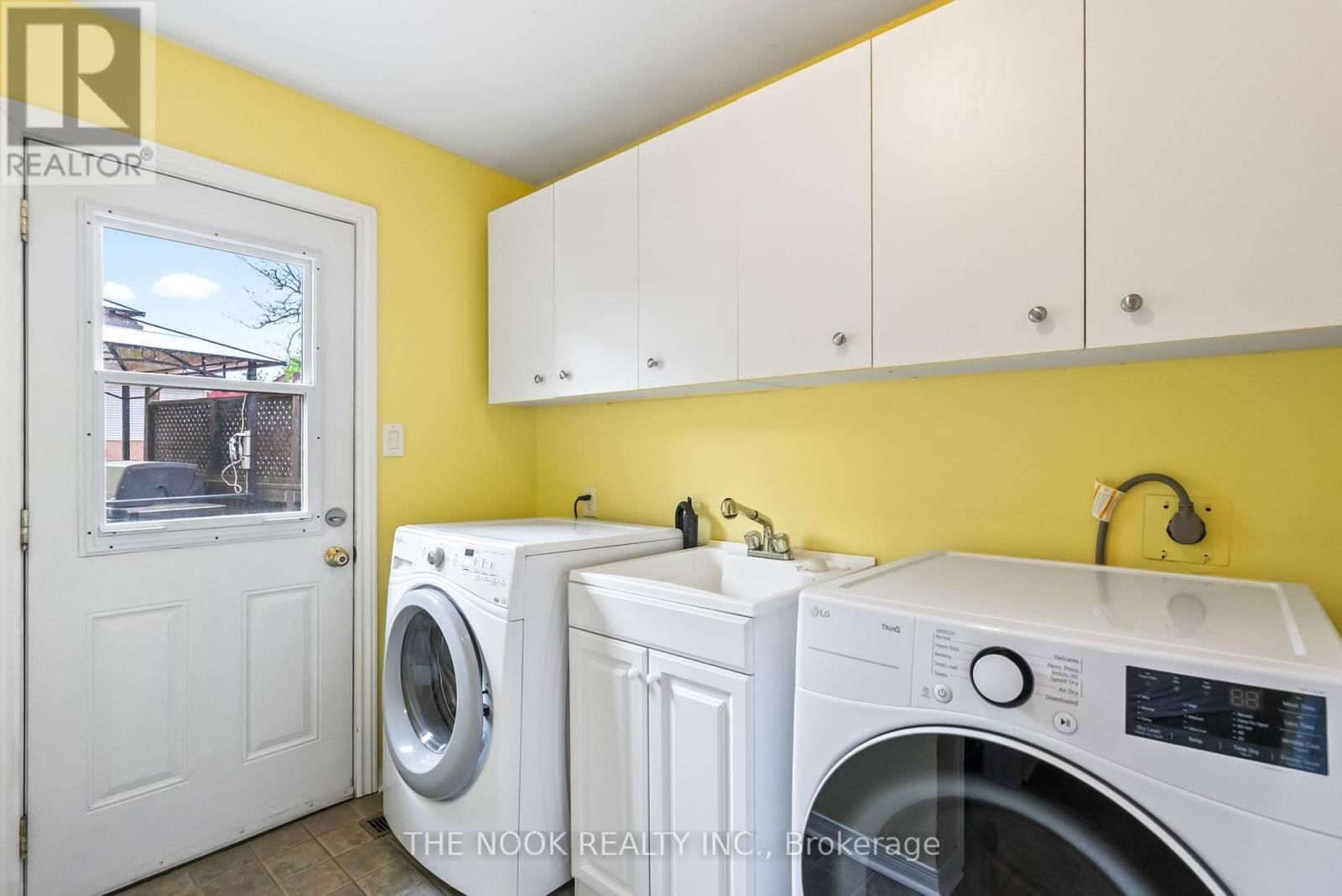 416 GOTHIC DRIVE Image 13