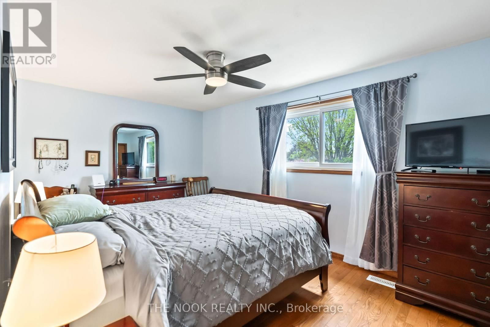 416 GOTHIC DRIVE Image 16