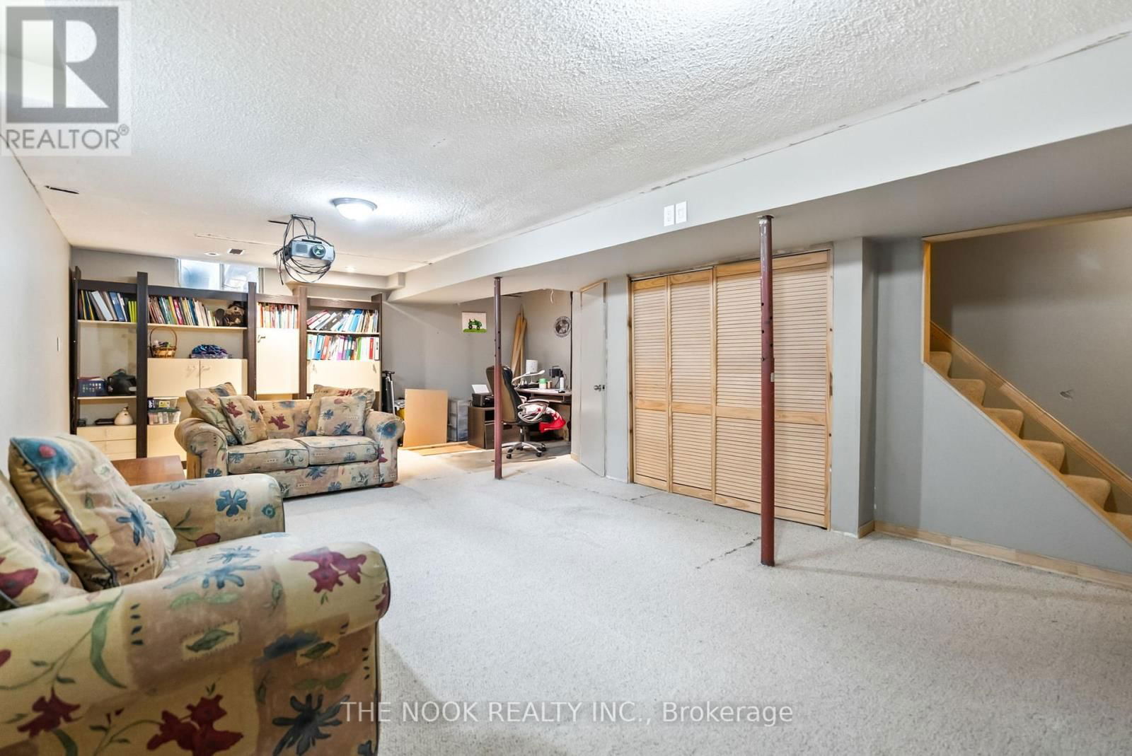 416 GOTHIC DRIVE Image 26