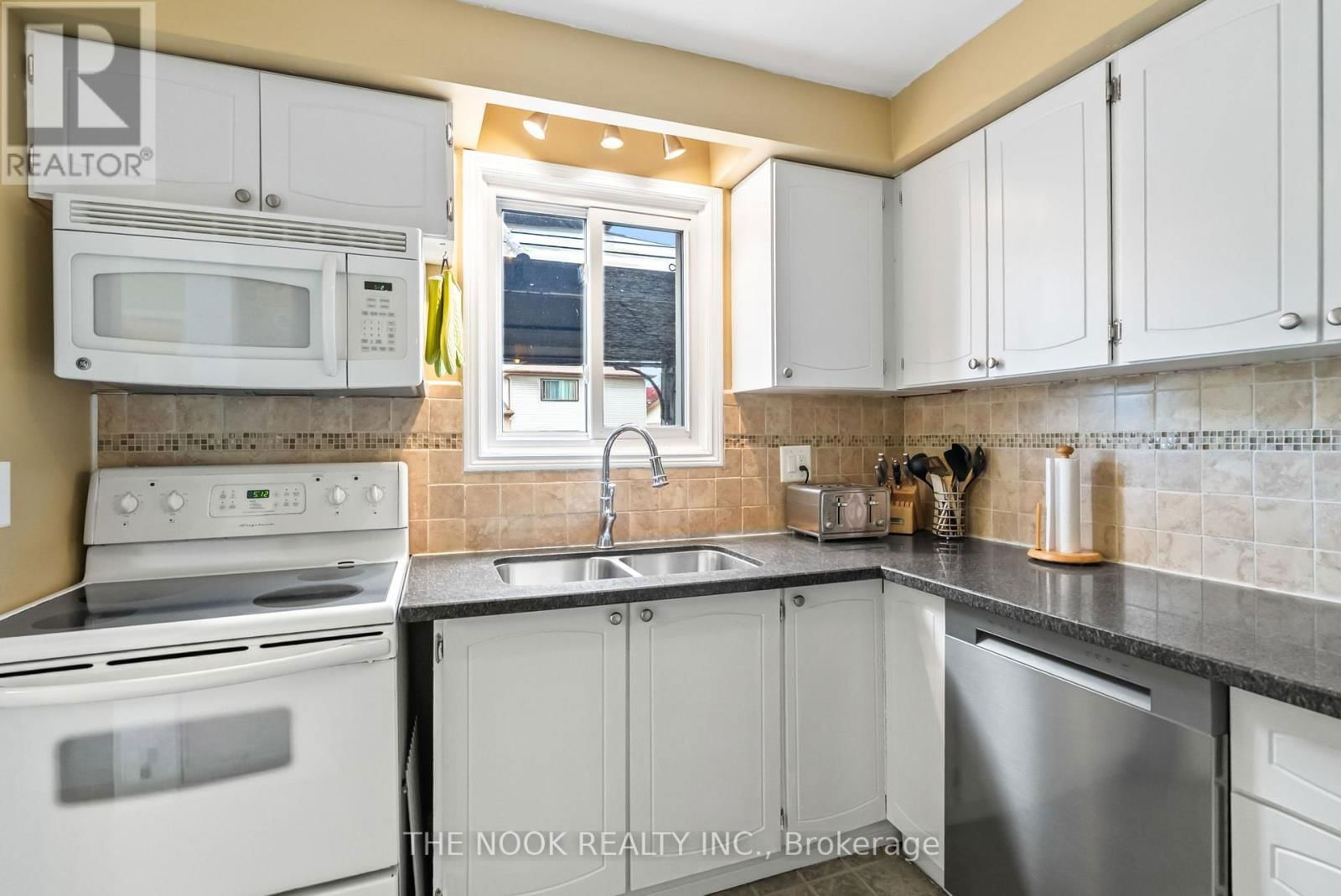 416 GOTHIC DRIVE Image 9