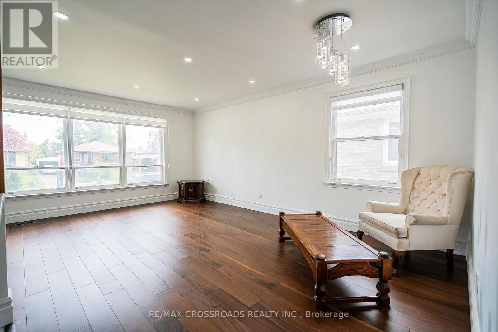 52 SLAN AVENUE Image 12