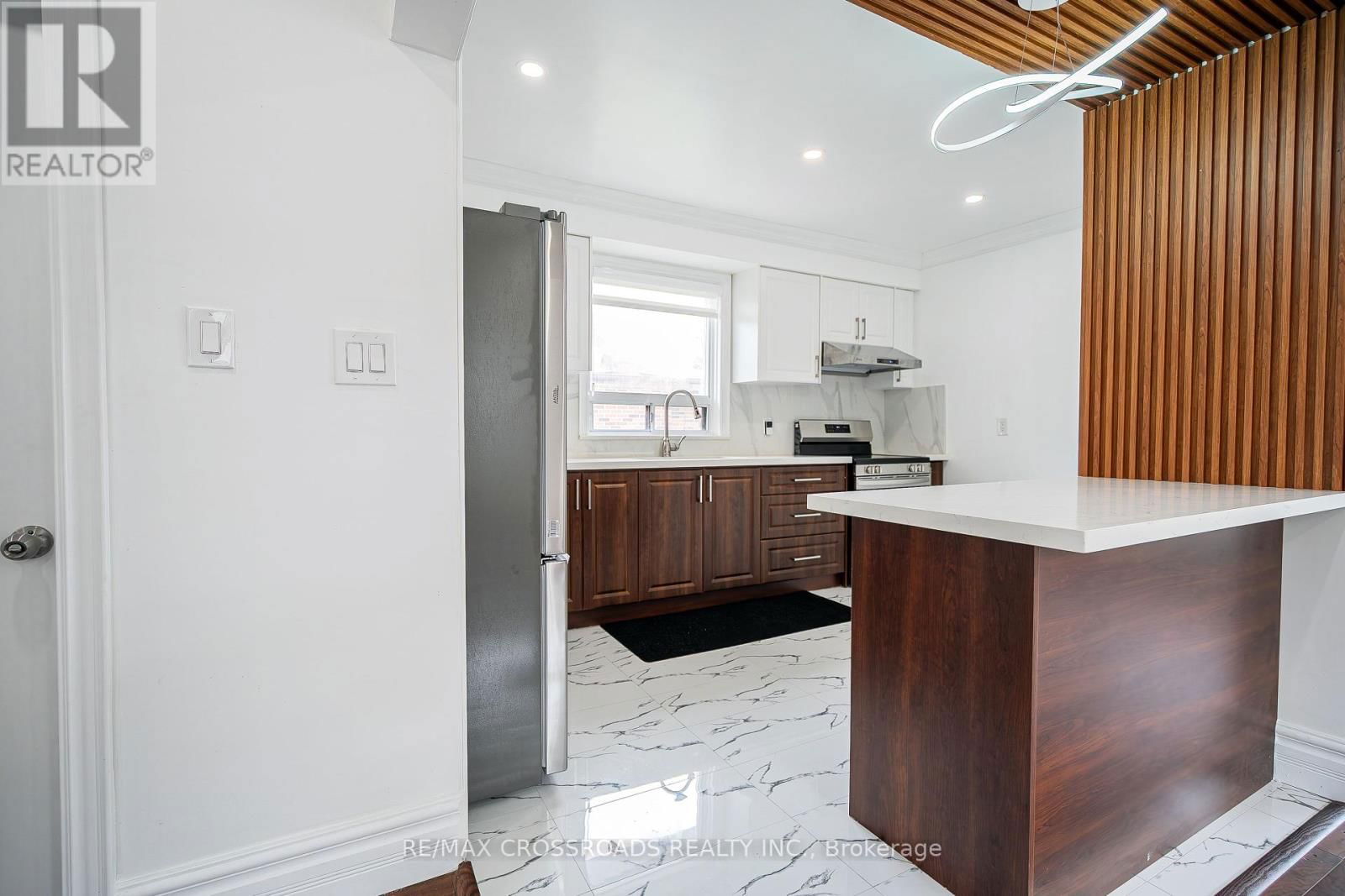 52 SLAN AVENUE Image 14