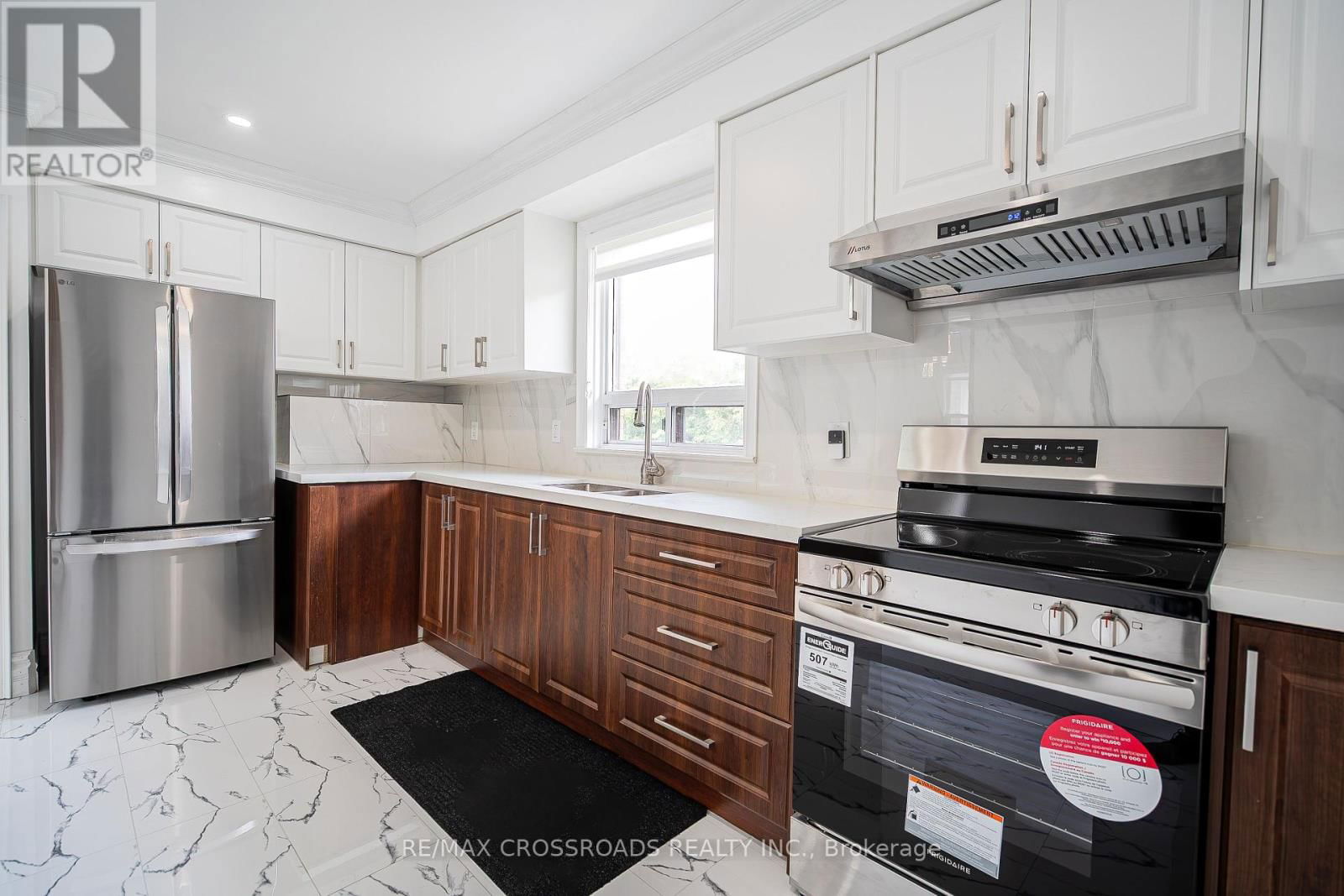 52 SLAN AVENUE Image 16