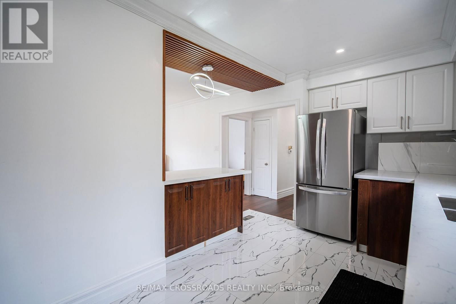 52 SLAN AVENUE Image 17