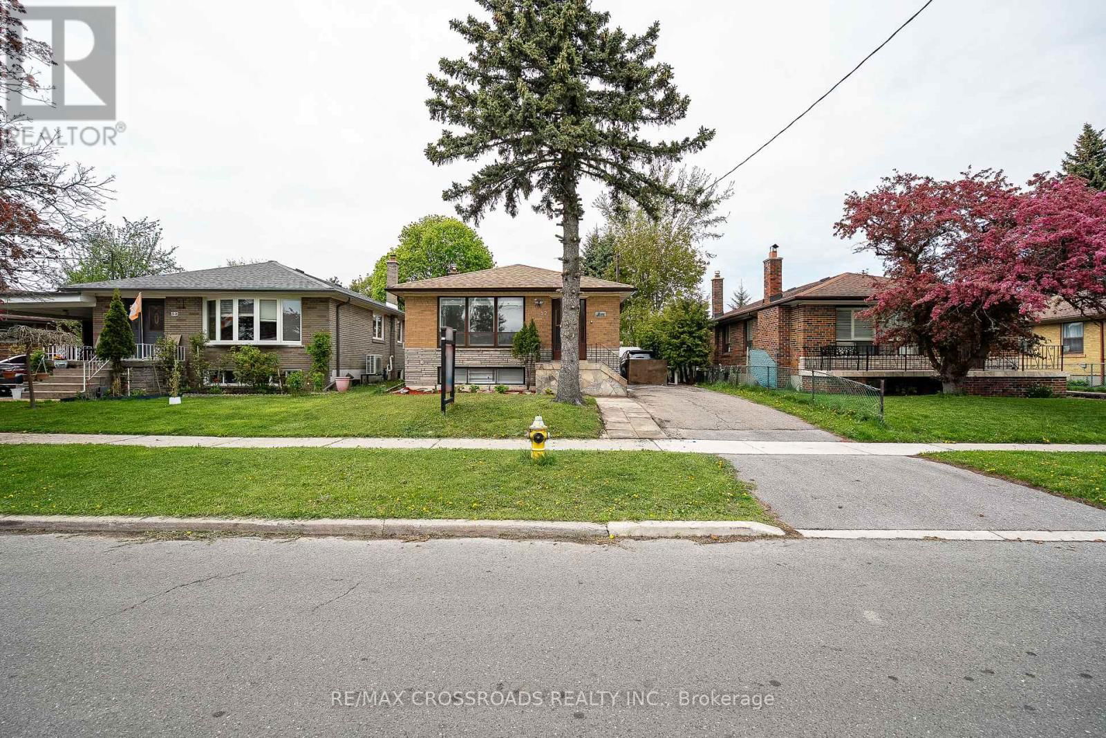 52 SLAN AVENUE Image 2
