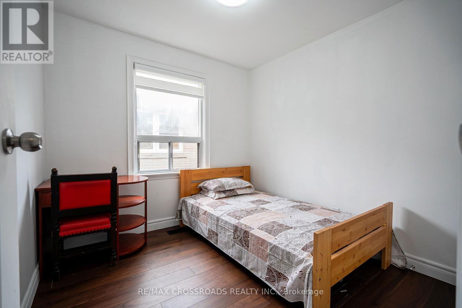 52 SLAN AVENUE Image 20