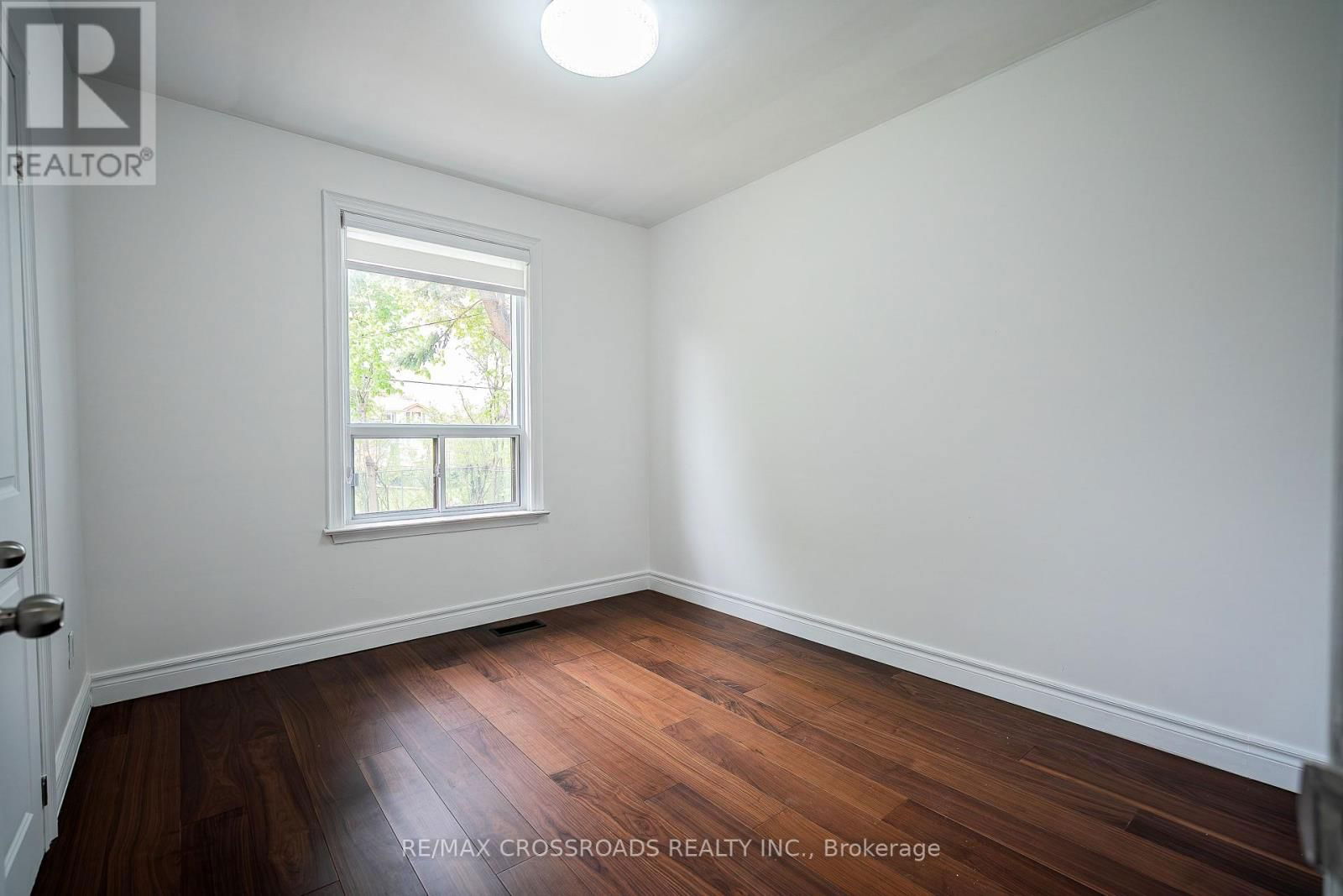 52 SLAN AVENUE Image 26