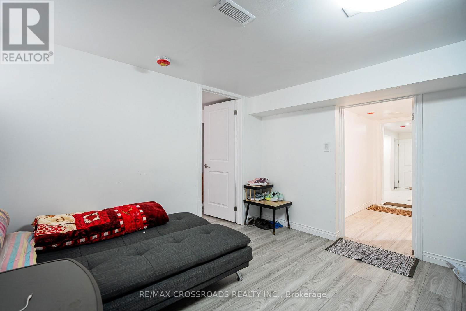52 SLAN AVENUE Image 32