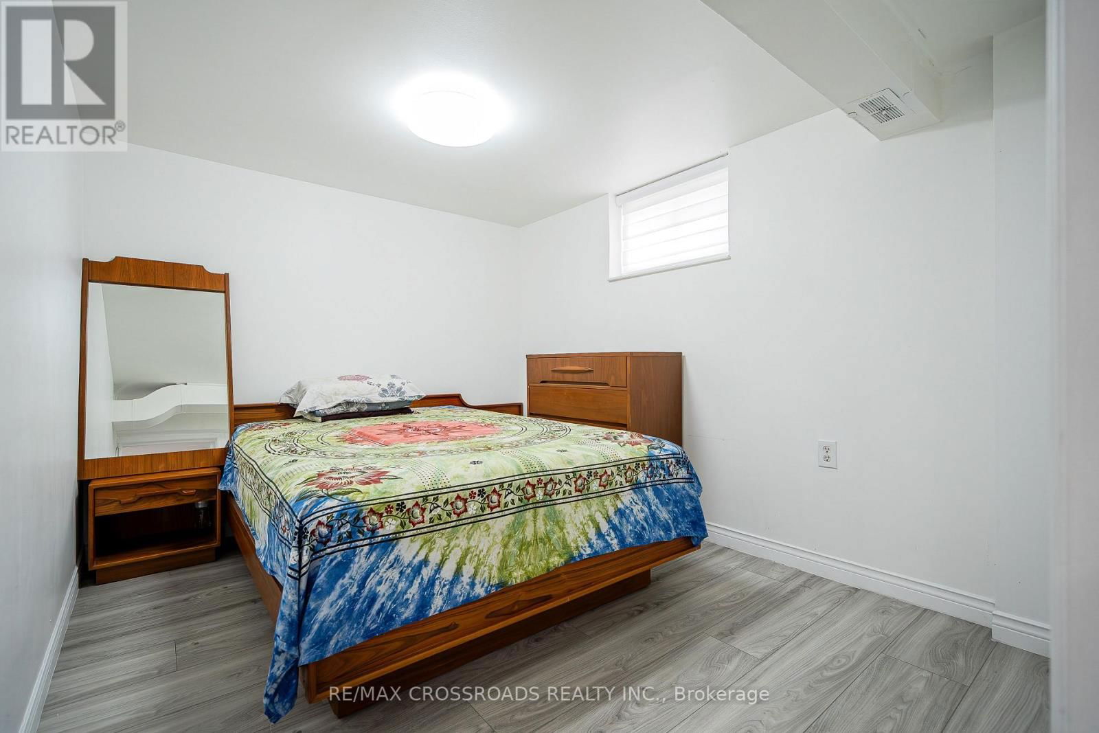 52 SLAN AVENUE Image 39