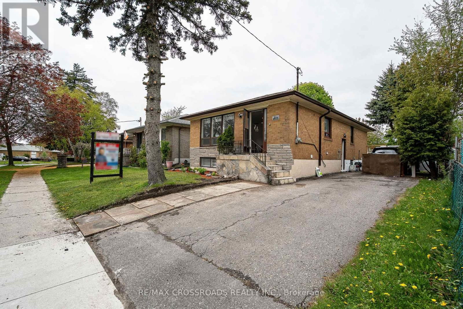 52 SLAN AVENUE Image 6