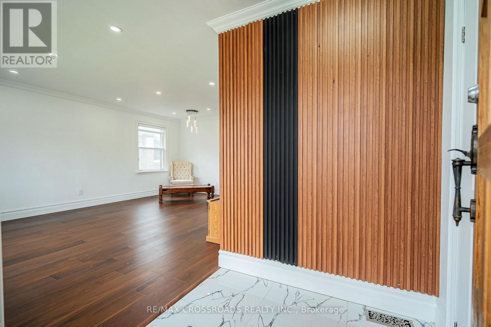 52 SLAN AVENUE Image 7