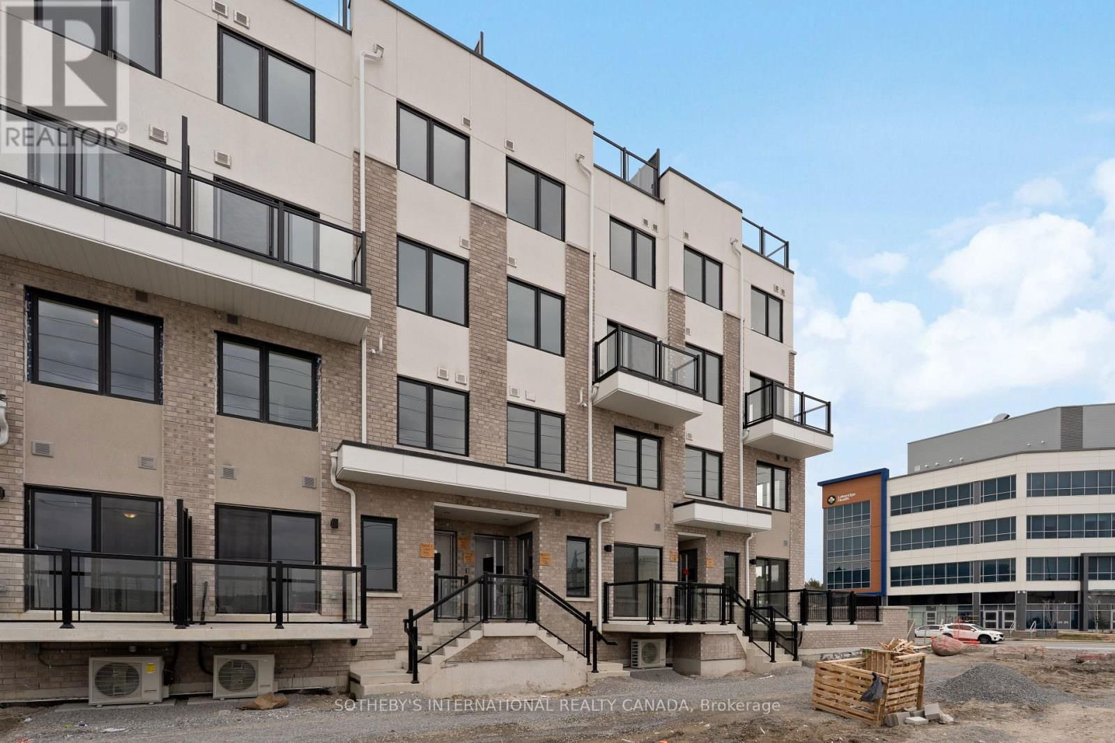 204 - 1695 DERSAN STREET Image 1