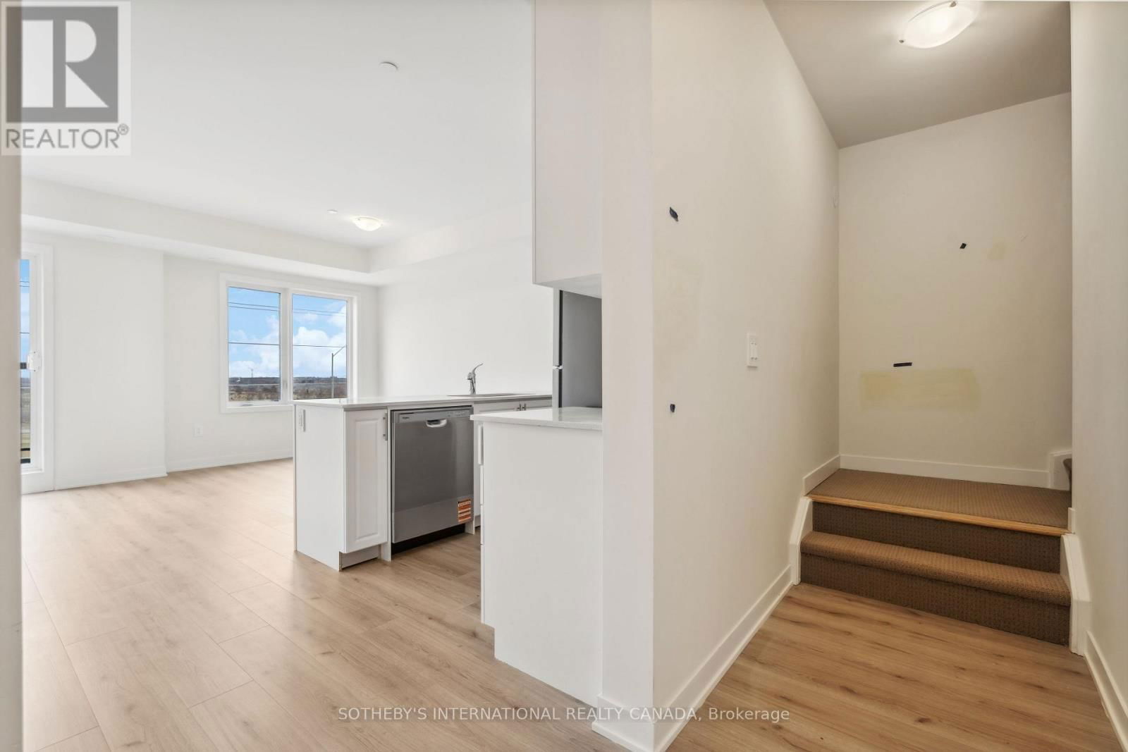 204 - 1695 DERSAN STREET Image 16