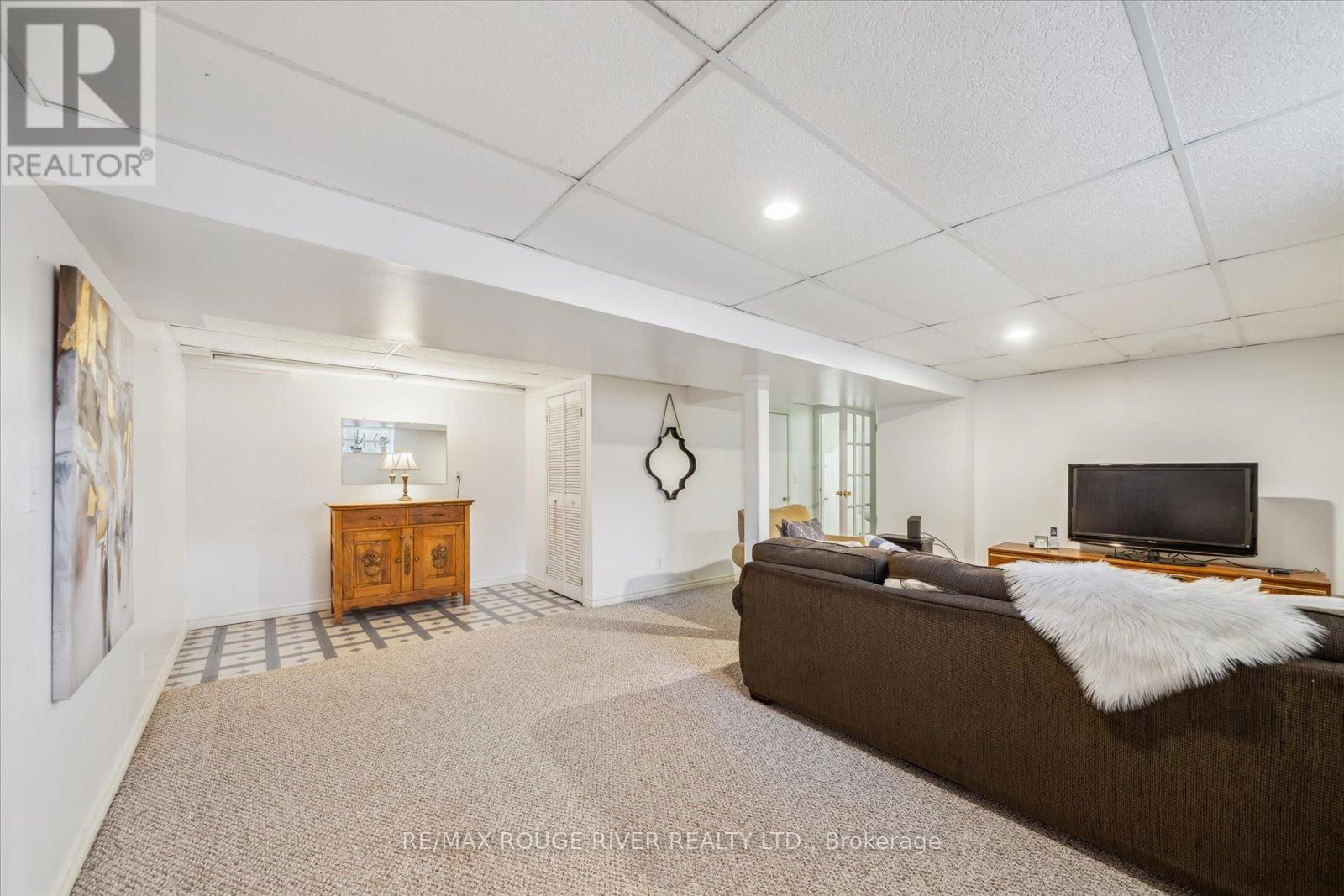 19 WALLACE DRIVE Image 24