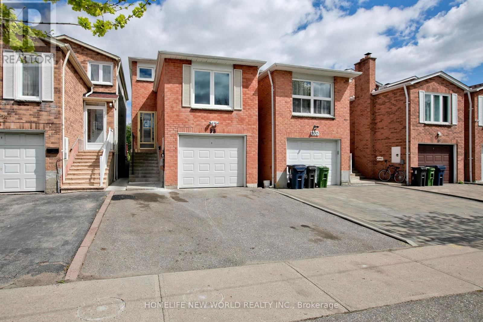 98 SEAMIST CRESCENT Image 1