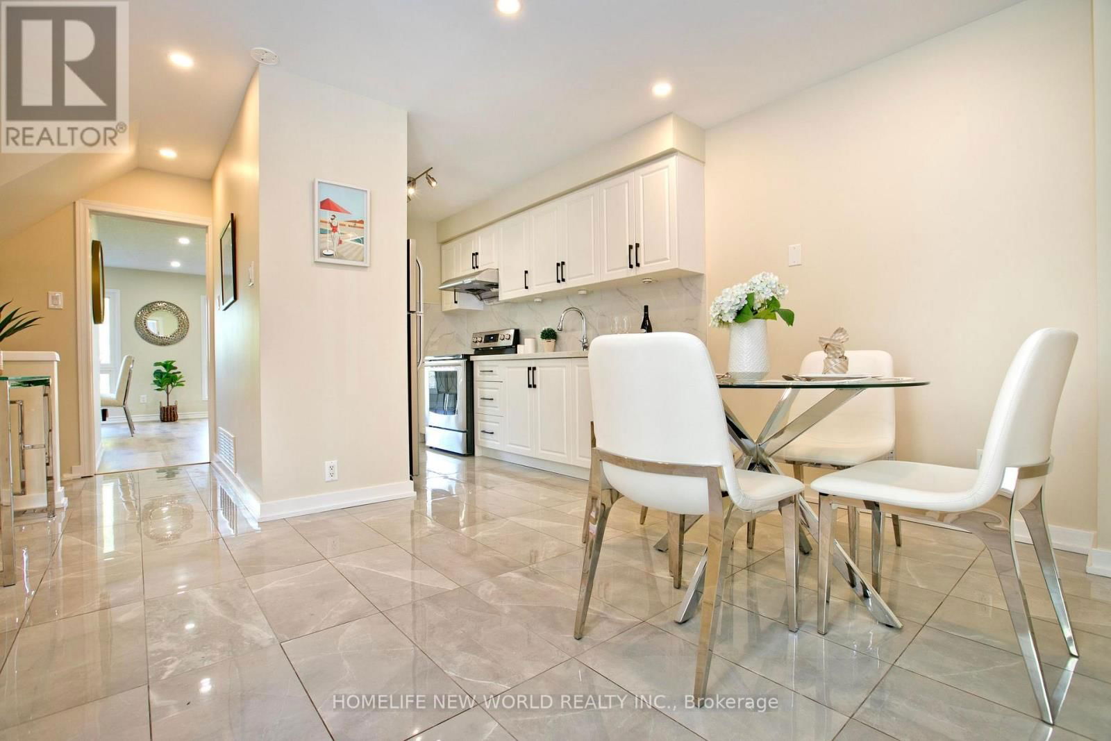 98 SEAMIST CRESCENT Image 12